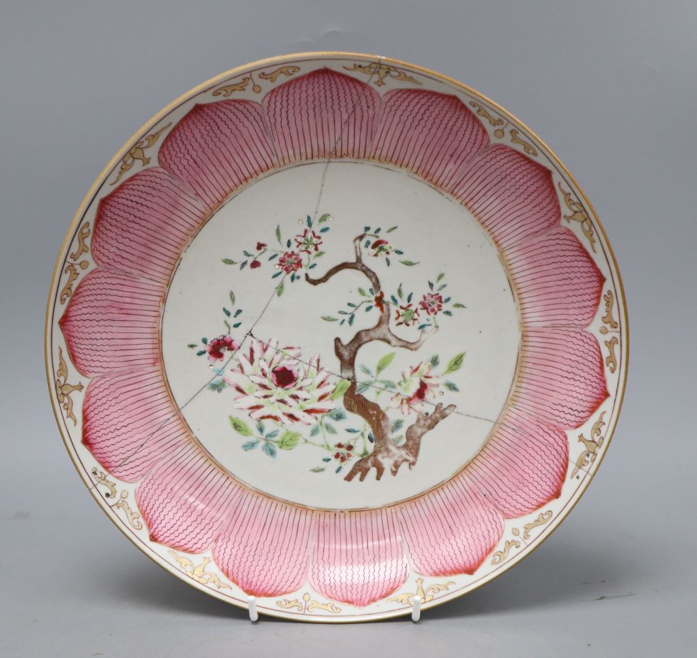 An 18th century Chinese famille rose lotus dish, d. 27cm (a.f)